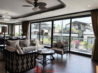 Cho thuê căn hộ dịch vụ 02 phòng ngủ tại Đặng Thai Mai - DT: 165m2 - View Hồ