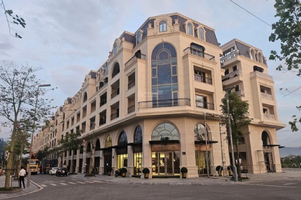 Thiết kế Royal Mansion định hình chuẩn sống hiện đại và giá trị lâu dài