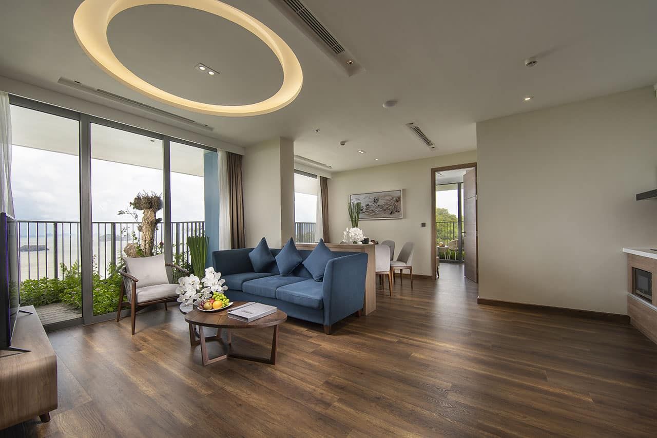 Bán căn góc 3 ngủ 2WC Sun Tây Hồ View ban công hướng Nam - Quảng An nội thất cao cấp giá VIP