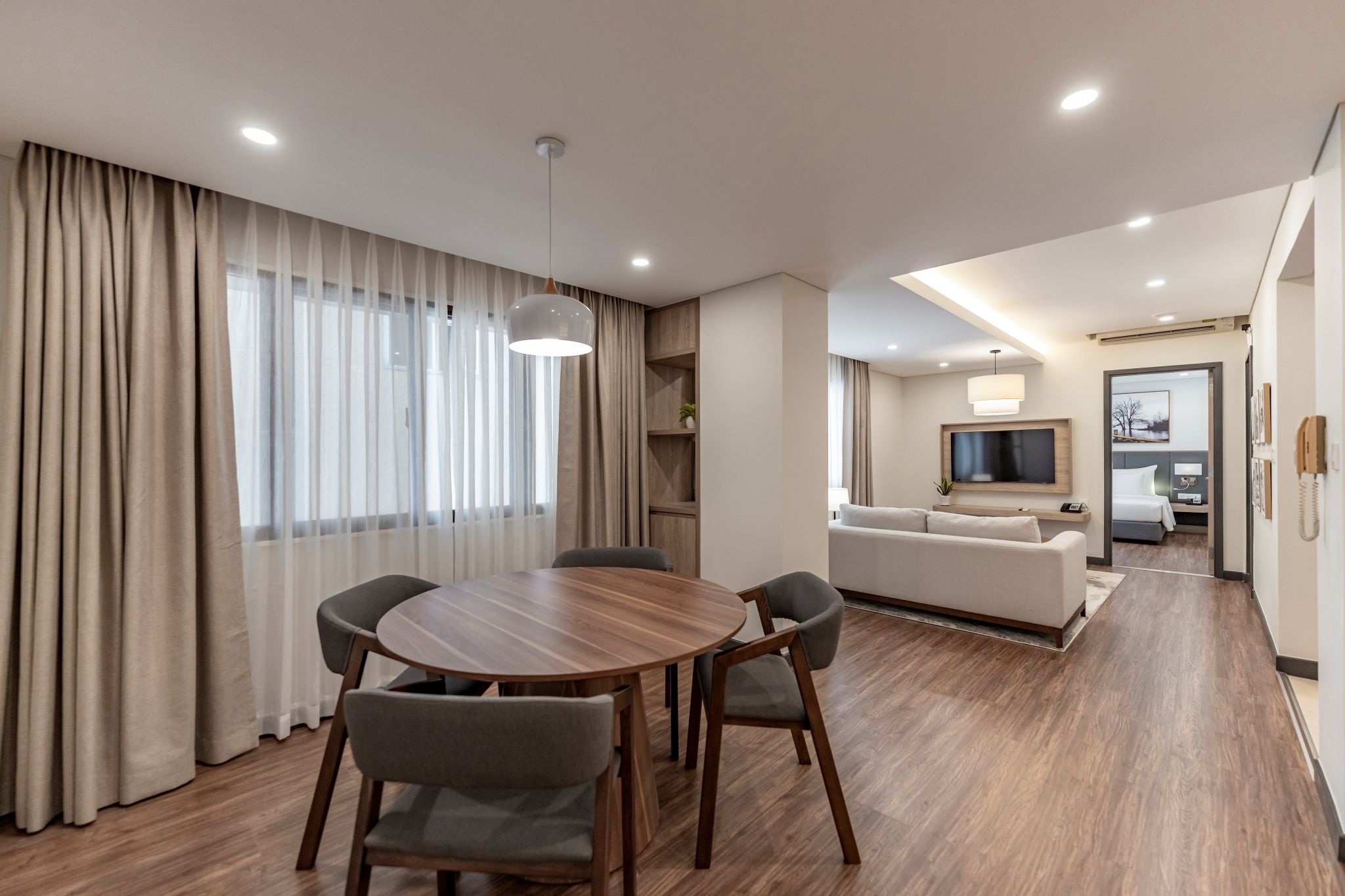 Bán căn hộ 3 phòng ngủ – Đông Tứ Trạch – Hoàn thiện cao cấp – View sân tennis Vinhomes Ngọc Hồi