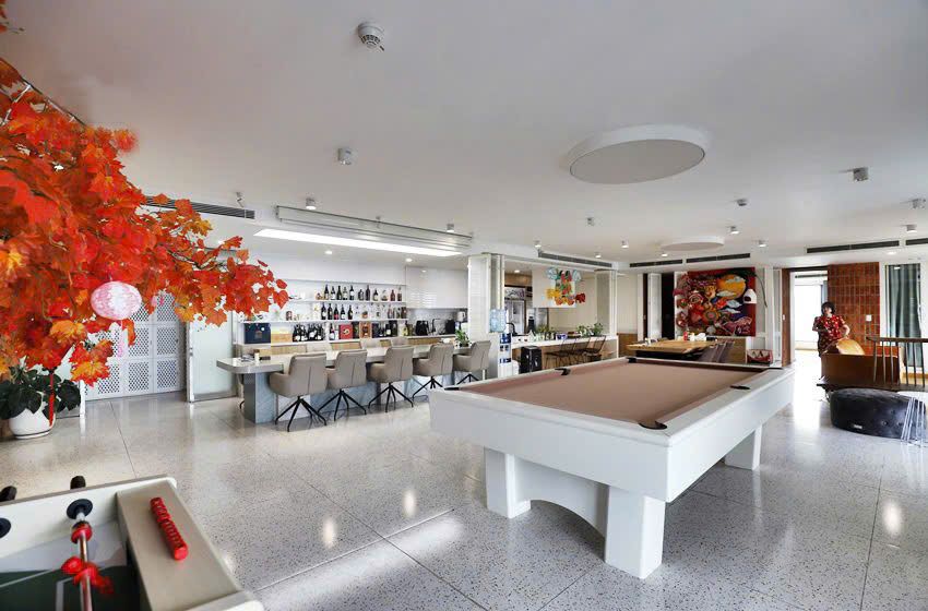 Cho thuê căn hộ 3 ngủ D'Le Roi Soleil Xuân Diệu tòa A, 360m2 căn 07-08 tầng cao view Hồ Tây