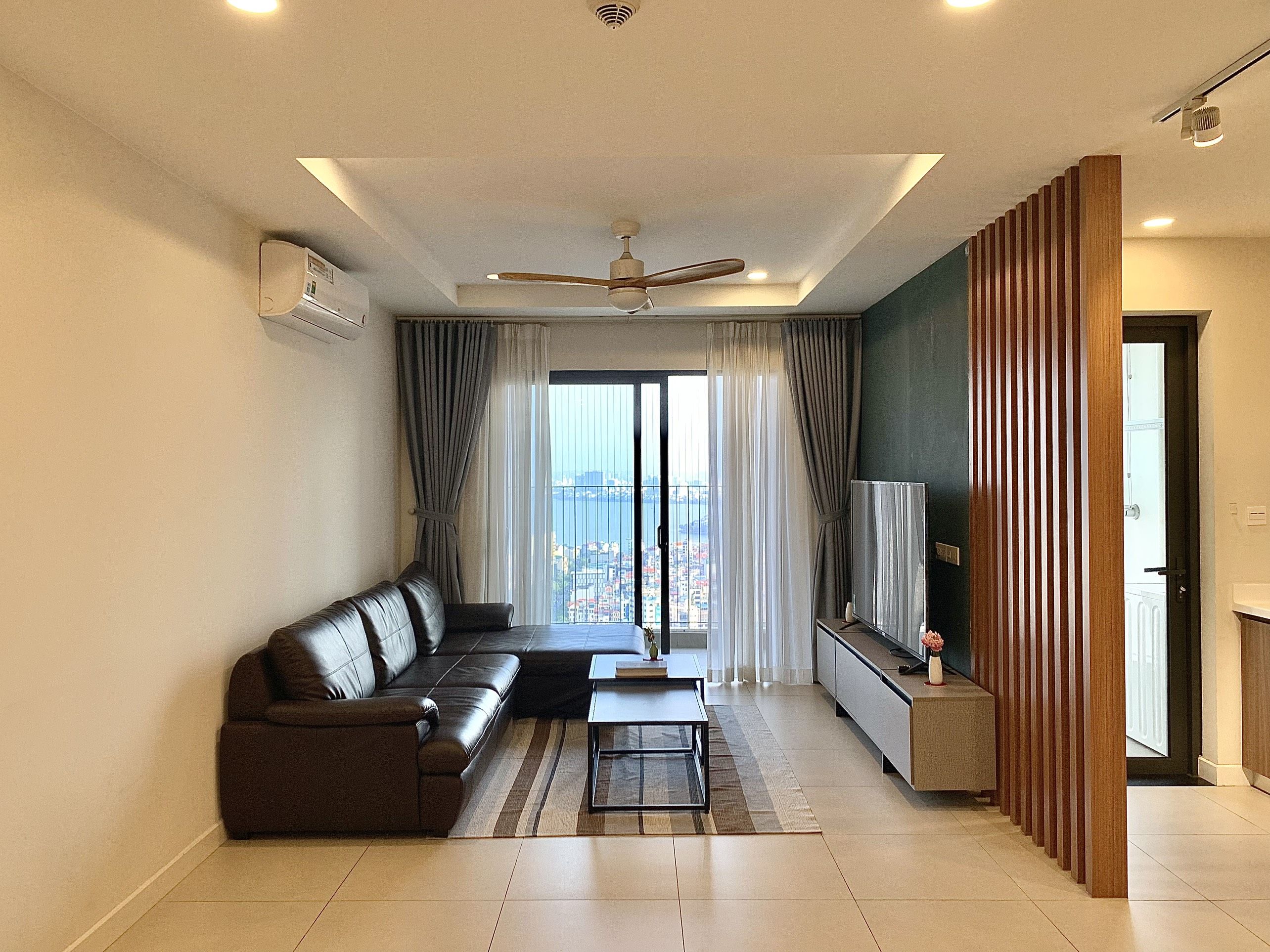 Cho thuê căn 3 ngủ Kosmo Tây Hồ view hồ cực đỉnh