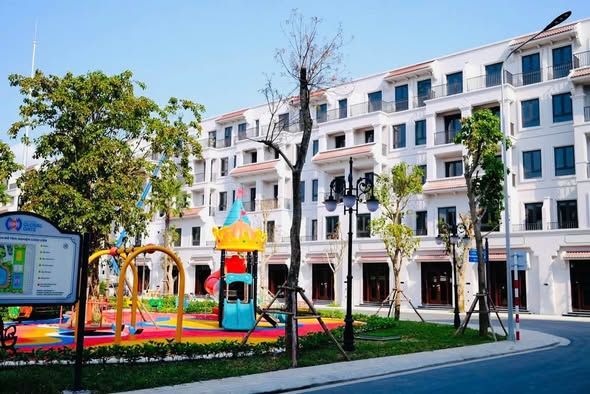 Chuyển nhượng liền kề Viễn Đông view công viên hướng Đông Nam khu Cát Tường Vinhomes Cổ Loa