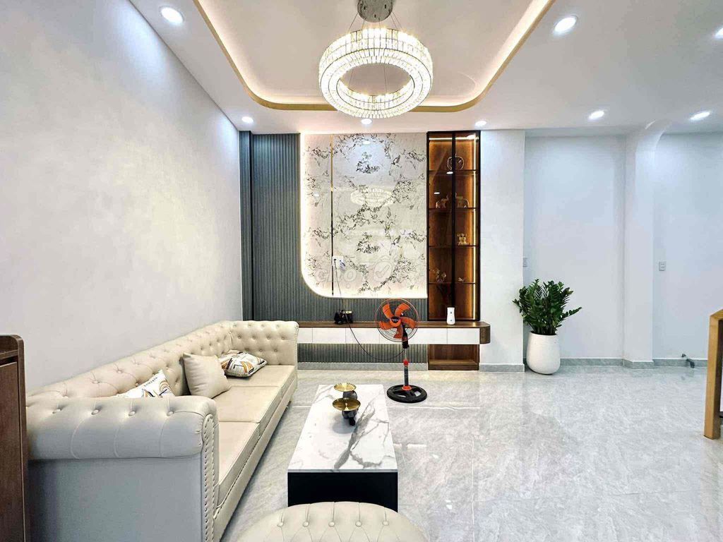 Bán căn biệt thự Tây Nam DT: 180m2 x 3 tầng mặt tiền 8m sân vườn rộng Hà Tĩnh Heritage