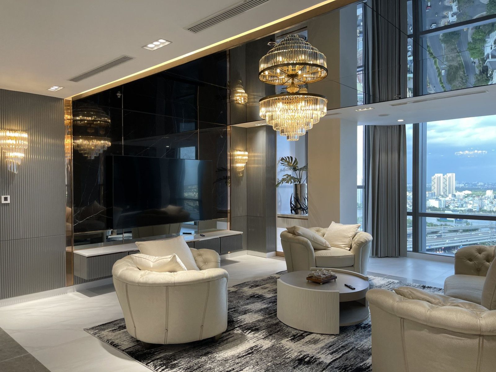 Bán Penthouse căn góc Đông Bắc mặt kính LowE chạm sàn view Panorama Sunshine River Park Phú Thượng