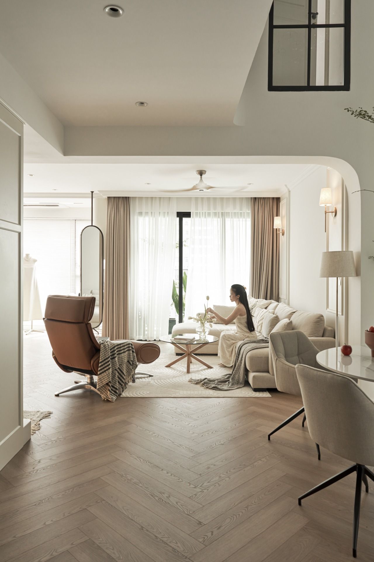 Bán Duplex tầng cao Sun Tây Hồ View 58 Tây Hồ hướng Đông kính LowE chạm sàn view toàn cảnh Hồ Tây