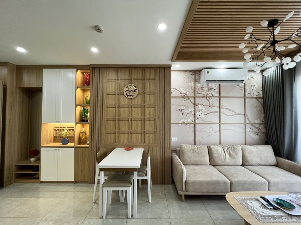 Cho thuê căn hộ 2pn 2wc The Legatus 22 Liễu Giai hướng Bắc 98,9m2 view cầu thoáng đãng