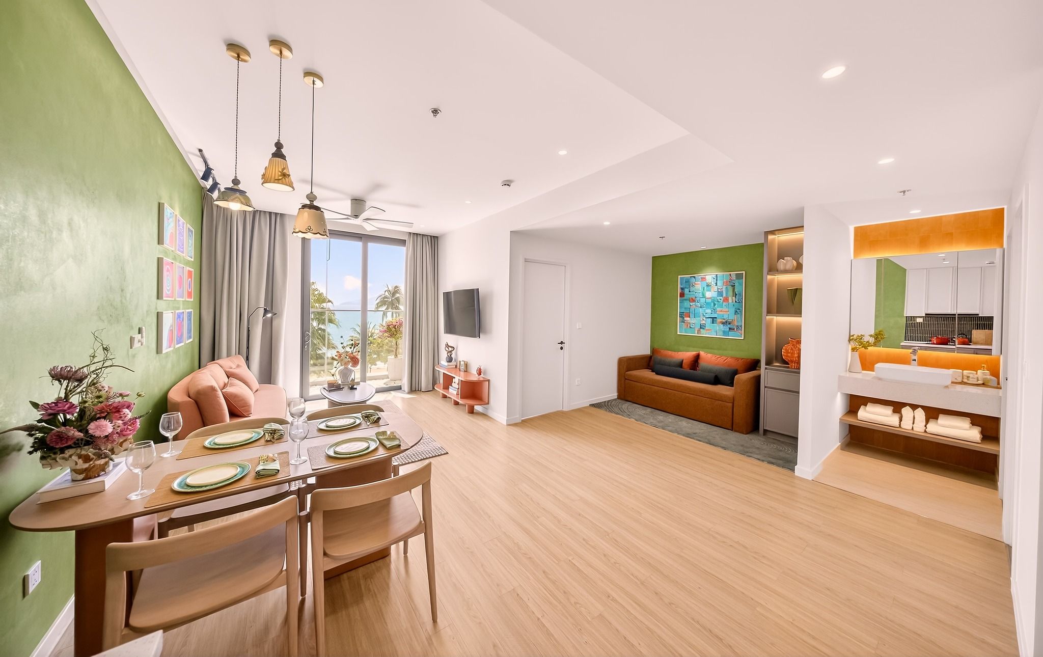 Bán chung cư 4 ngủ 3wc tầng cao ban công hướng Bắc - Nội thất hạng sang Charmora City Nha Trang