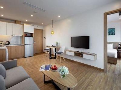 Cho thuê căn 1 ngủ giá tốt từ chủ nhà ban công view thành phố đầy đủ nội thất Vinhomes Giảng Võ