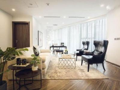 Cho thuê căn hộ penthouse DT 200m2 Sun Grand City Quảng An