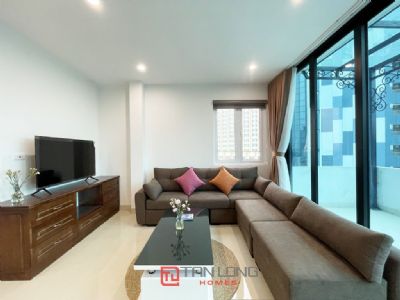 Cho thuê căn hộ mới tính tầng 6 tại Yên Phụ với ban công siêu rộng