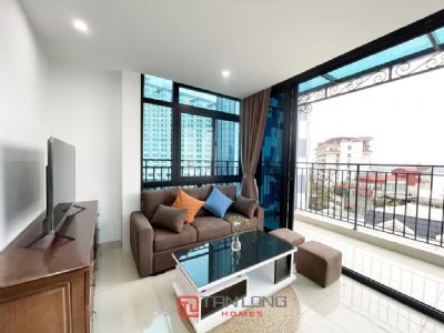Cho thuê căn hộ 1 ngủ tầng 7 ban công siêu rộng tại Yên Phụ