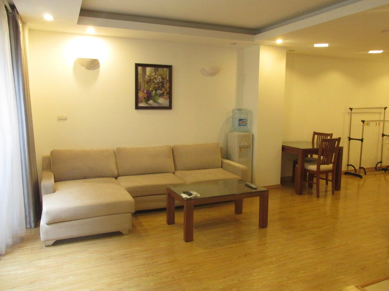 Cần cho thuê căn hộ dịch vụ 1 phòng ngủ tại Trương Hán Siêu, quận Hoàn Kiếm