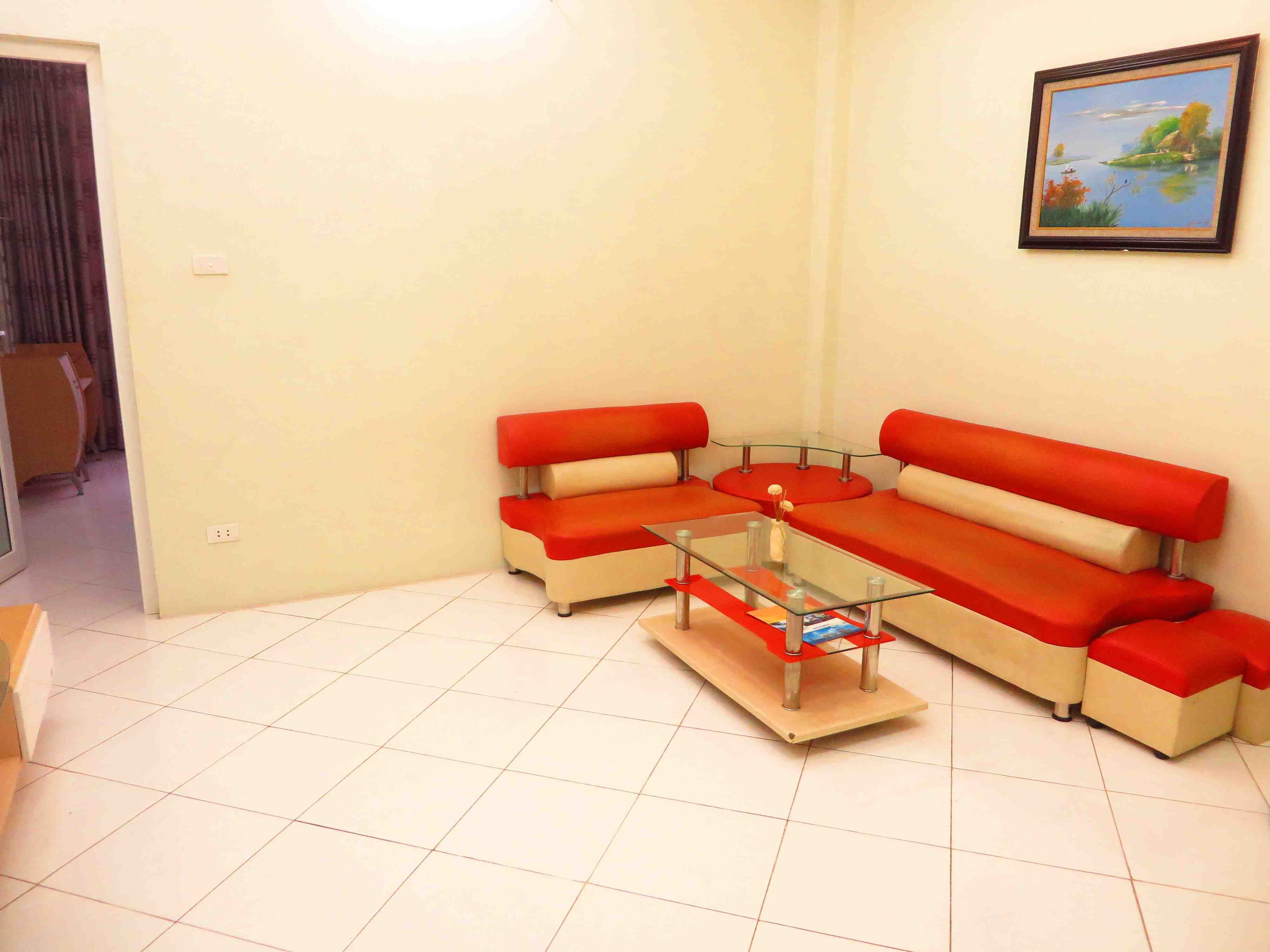 Cần cho thuê căn hộ dịch vụ 2 phòng ngủ tại Vạn Bảo, quận Ba Đình