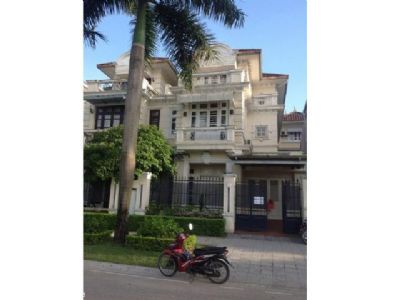 Cần cho thuê gấp biệt thự 220m2 x 3 tầng tại D4 Ciputra, Hà Nội