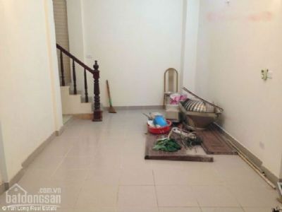 Cần cho thuê nhà 40 m2 tại phố Nguyễn Đình Chiểu, quận Hai Bà Trưng