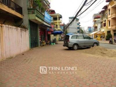 Cần cho thuê nhà mở cửa hàng mặt tiền 9m trên đường Bưởi, quận Ba Đình, Hà Nội