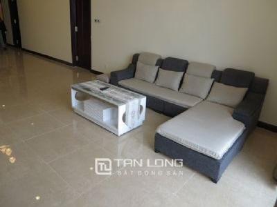 Căn hộ chung cư đủ đồ, 133m2 cho thuê tại tòa R4 Vinhomes Royal City