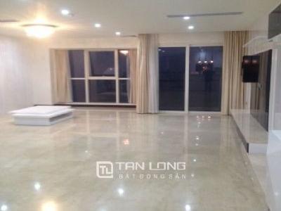 Chính chủ bán căn hộ 267m2 view sân golf tại tòa L1 Ciputra, quận Tây Hồ