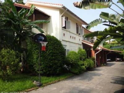Cho thuê biệt thự 6 phòng ngủ có sân vườn, bể bơi tại Đặng Thai Mai, quận Tây Hồ