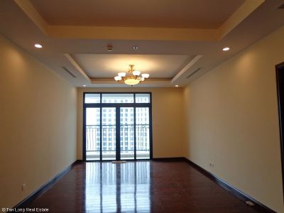 Cho thuê căn hộ 145m2 tòa R4 Vinhomes Royal City, quận Thanh Xuân