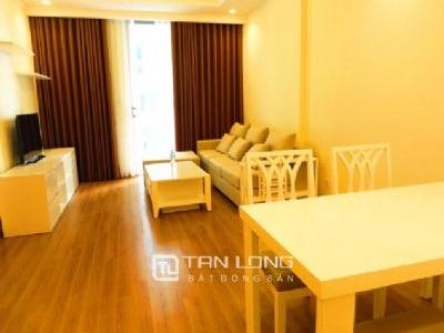 Cho thuê căn hộ 2 phòng ngủ, đủ đồ tại Vinhomes Nguyễn Chí Thanh, quận Đống Đa