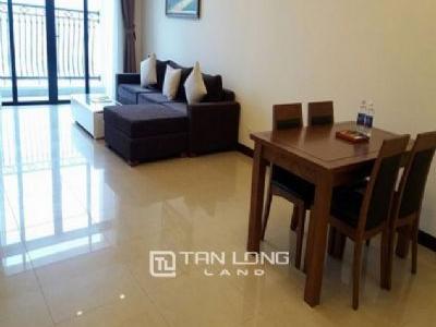 Cho thuê căn hộ 2 phòng ngủ R4 chung cư Royal City tại quận Thanh Xuân