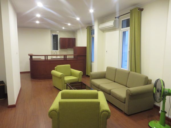 Cho thuê căn hộ 2 phòng ngủ tại Tống Duy Tân, quận Hoàn Kiếm