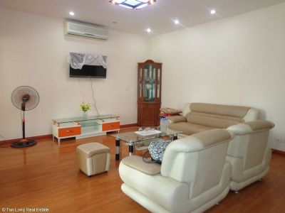 Cho thuê căn hộ 3 phòng ngủ đường Nguyễn Chí Thanh, quận Ba Đình