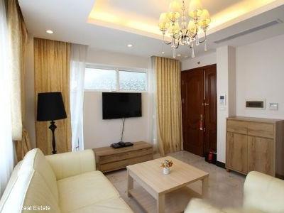 Cho thuê căn hộ cao cấp 1 phòng ngủ tại Ba Đình, 70m2, 1200$.