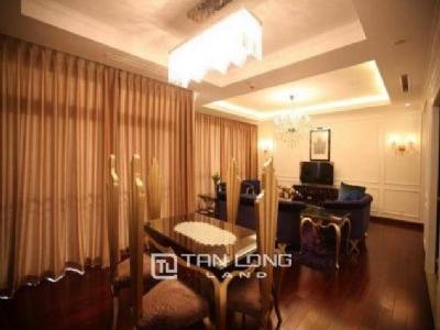 Cho thuê căn hộ cao cấp 200m2, 3 phòng ngủ đủ đồ ở R1 Vinhomes Royal City