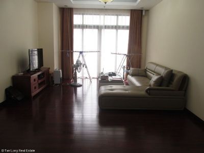 Cho thuê căn hộ chung cư 2 phòng ngủ tòa R1 Vinhomes Royal City