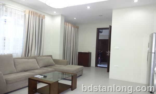 Cho thuê căn hộ dịch vụ 1 phòng ngủ đẹp ở Đặng Thai Mai, Tây  Hồ, Hà Nội.