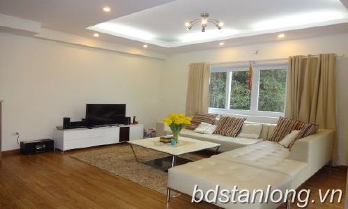 Cho thuê căn hộ dịch vụ 2 phòng ngủ đẹp ở Tô Ngọc Vân, Tây Hồ, Hà Nội