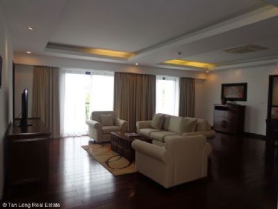 Cho thuê căn hô dịch vụ 3 ngủ tại Elegant Suites