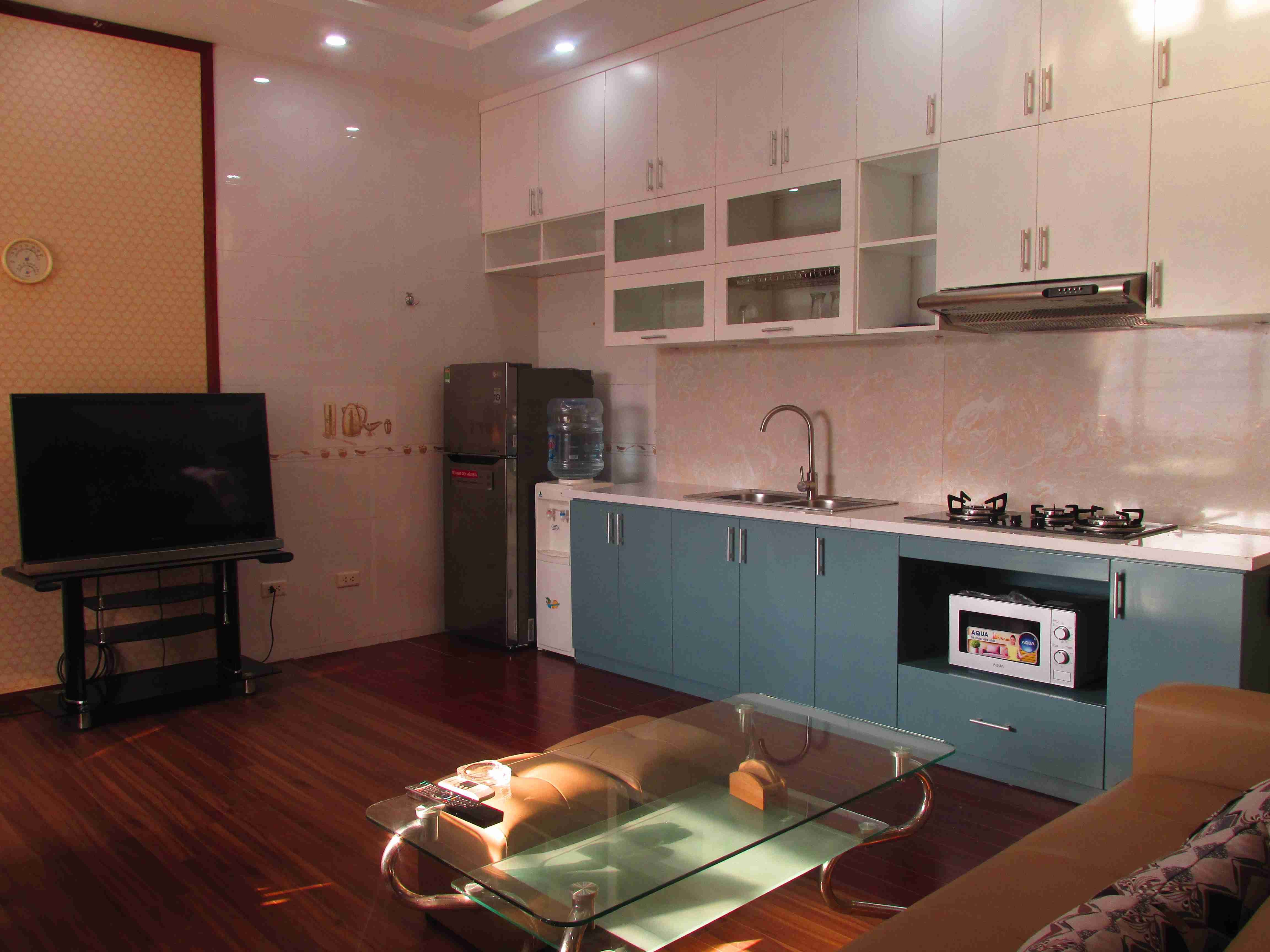 Cho thuê căn hộ dịch vụ 60m2, 1 phòng ngủ tại Vạn Bảo, quận Ba Đình