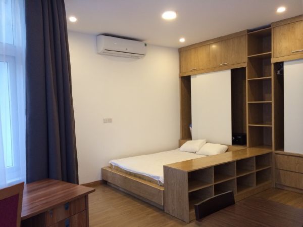 Cho thuê căn hộ dịch vụ Studio 40m2 phố Triệu Việt Vương, quận Hai Bà Trưng