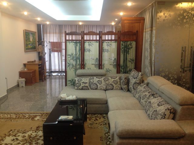 Cho thuê căn hộ dịch vụ tại Xuân Thủy, Cầu Giấy 50m2, 2 phòng ngủ