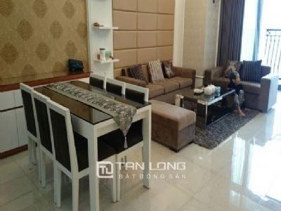 Cho thuê căn hộ tầng cao, 2 phòng ngủ ở Tòa R1 Vinhomes Royal City, quận Thanh Xuân