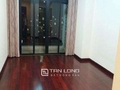 Cho thuê căn hộ tầng cao 3 phòng ngủ 148m2 ở Tòa R1 Royal City, quận Thanh Xuân, Hà Nội