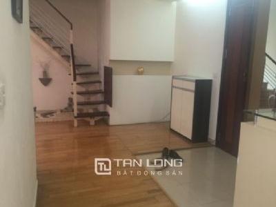 Cho thuê chung cư 180m2, 3 phòng ngủ tòa G2 Ciputra, quận Tây Hồ