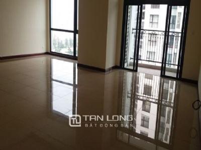 Cho thuê chung cư 181m2, 3 phòng ngủ tại R1 Vinhomes Royal City, quận Thanh Xuân