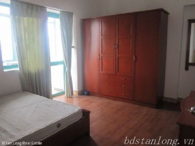 Cho thuê chung cư 2 phòng ngủ ở Hoàng Hoa Thám, Ba Đình, Hà Nội