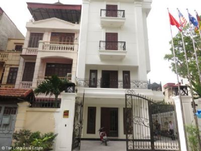 Cho thuê gấp biệt thự tại Nguyễn Khánh Toàn, quận Cầu Giấy