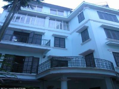 Cho thuê nhà 4.5 tầng, 5 phòng ngủ tại Xóm Chùa, Đặng Thai Mai