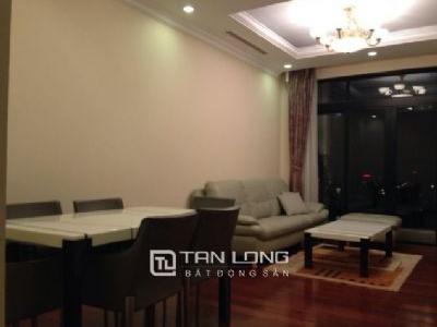 Chung cư 2 phòng ngủ đủ đồ, 90m2 cho thuê tại R2 Vinhomes Royal City, quận Thanh Xuân