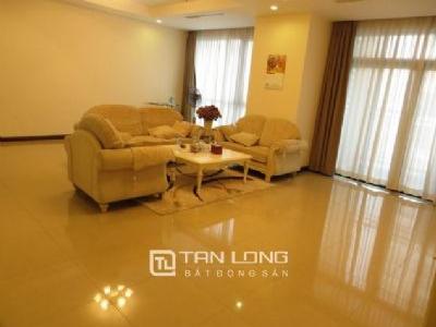 Chung cư R1 Vinhomes Royal City cho thuê căn hộ 181m2