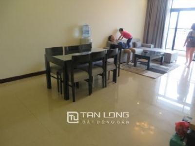 Chung cư tòa R2 Vinhomes Royal City 109m2, 2 phòng ngủ cho thuê