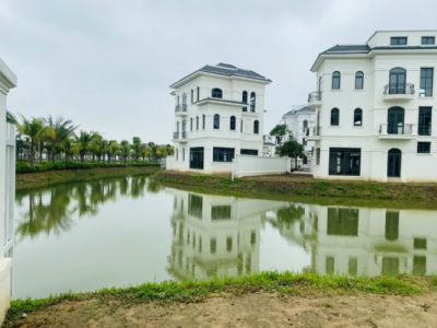 [HOT] Bán biệt thự ven hồ khu Phong Lan Vinhomes Star City hướng Đông Nam - Có sân vườn, thang máy