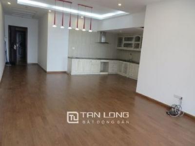 Tòa R1 Vinhomes Royal City cho thuê căn hộ 2 phòng ngủ, 111m2